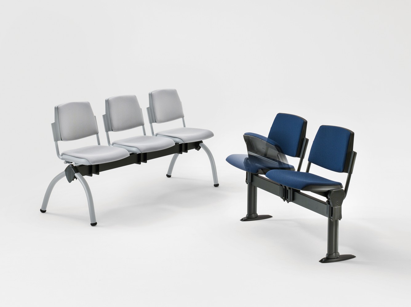 SEDUTE ATTESA COLLETTIVITÀ E SGABELLI